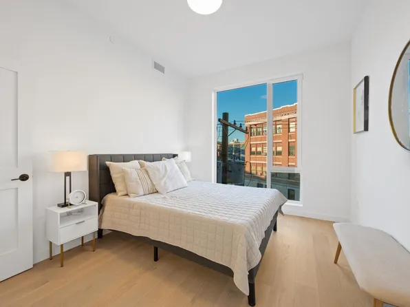 425 3rd Street image 11 of 31