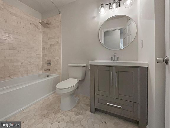 5th image of 1715 Calais Ct