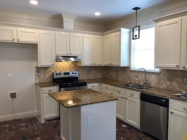 10457 Springcrest Dr — Photo 3