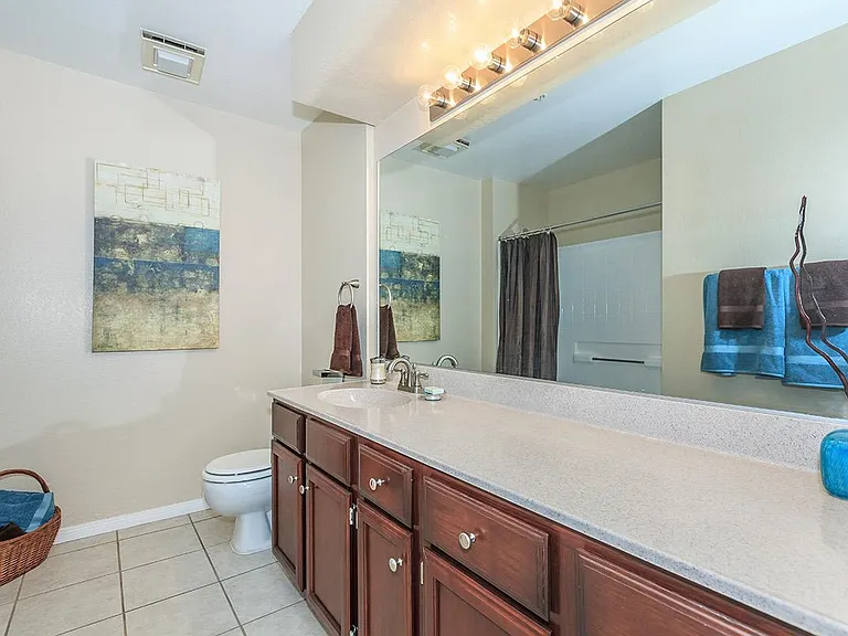 240 Avenida Vis — Photo 29
