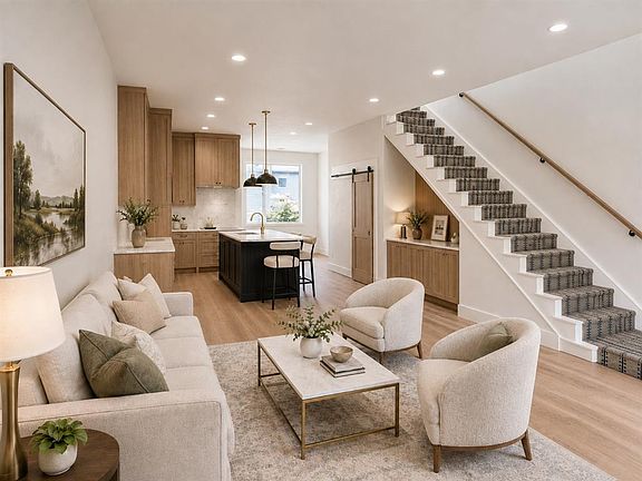 5th image of 424 W 2nd St