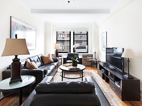 5th image of 457 W 57th St #906