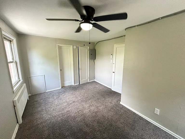 Charming 1, 2, and 3-Bedroom Townhomes in a Quiet Pittsburgh Neighborhood — Photo 45