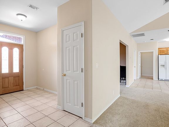 3rd image of 1601 Timberwood Dr