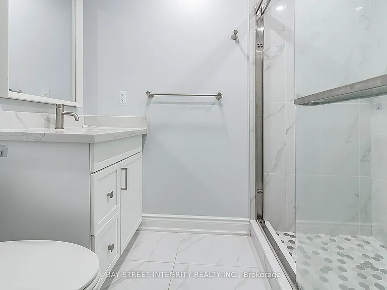 110 Holly Dr — Photo 17