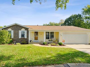 1367 Premio Dr, Fenton, MO 63026