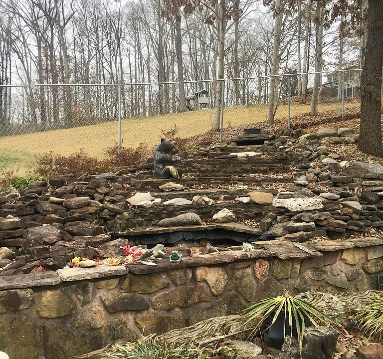 2nd image of 5670 Academy Dr