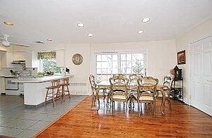 5th image of 180 Mimosa Dr