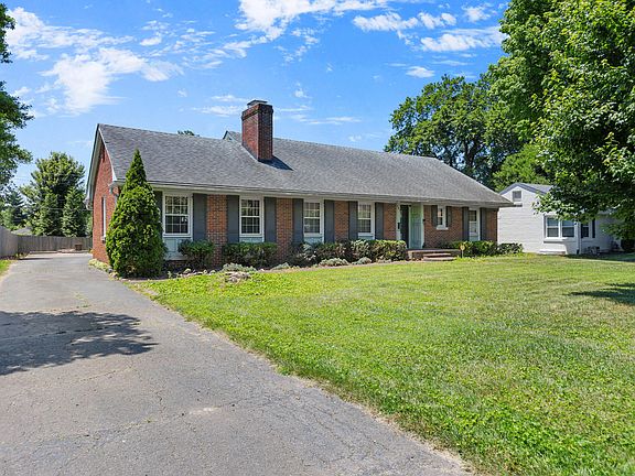 2nd image of 782 Sherwood Dr