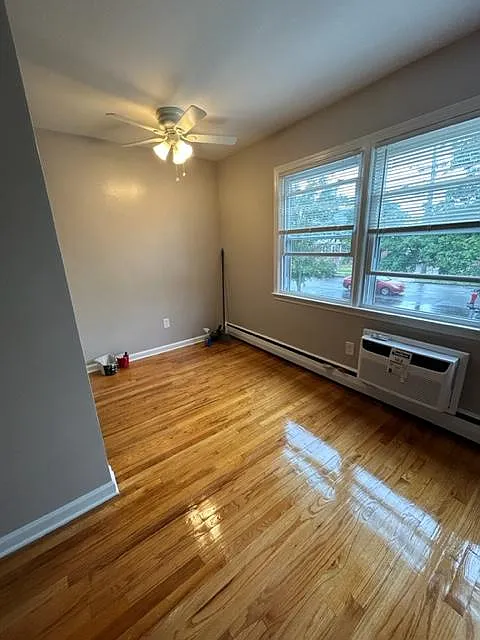 128 Newark Ave — Photo 3