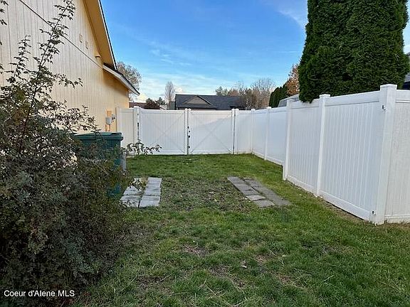 2nd image of 3075 N Stagecoach Dr