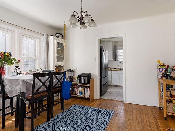 3rd image of 701 Walnut St