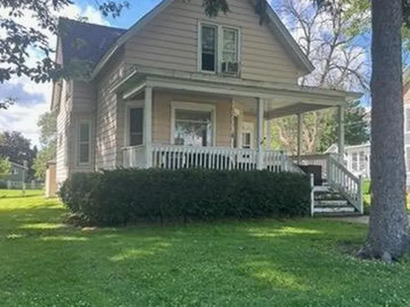 207 Mill Street, Fox Lake, WI 53933