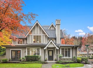 18223 NE 95th Way UNIT 101, Redmond, WA