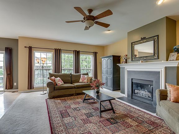 3rd image of 7525 Henderson Dr