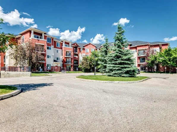 156 SE Country Village Cir NE #115, Calgary, AB T3K 0E5