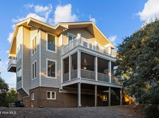 619 Westport Woods Dr, Pine Knoll Shores, NC 28512