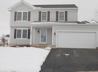 865 Pierce Pl, Hartford, WI 53027