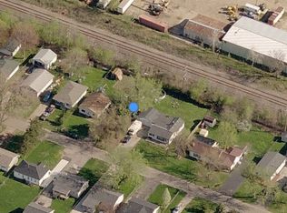 6662 Saline Dr, Waterford, MI 48329