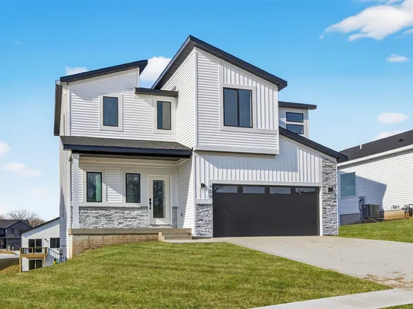 424 Napoli Ave, West Des Moines, IA 50266