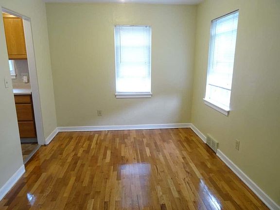 2nd image of 231 Louis St APT 3