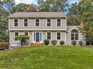 24 Lyle Dr, Madison, CT 06443