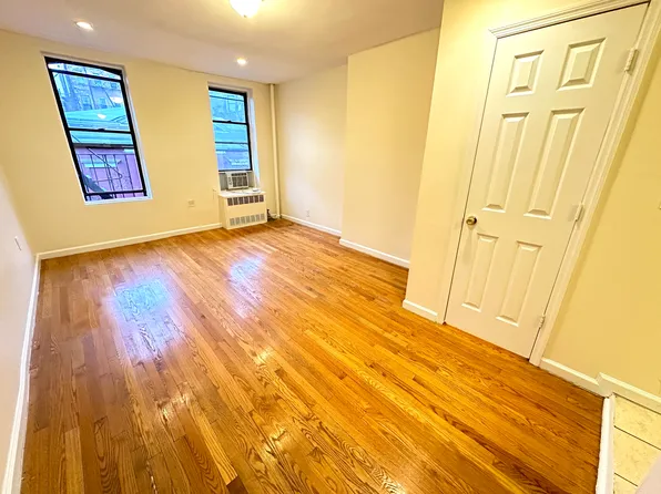 322 East Sixth Street image 6 of 11