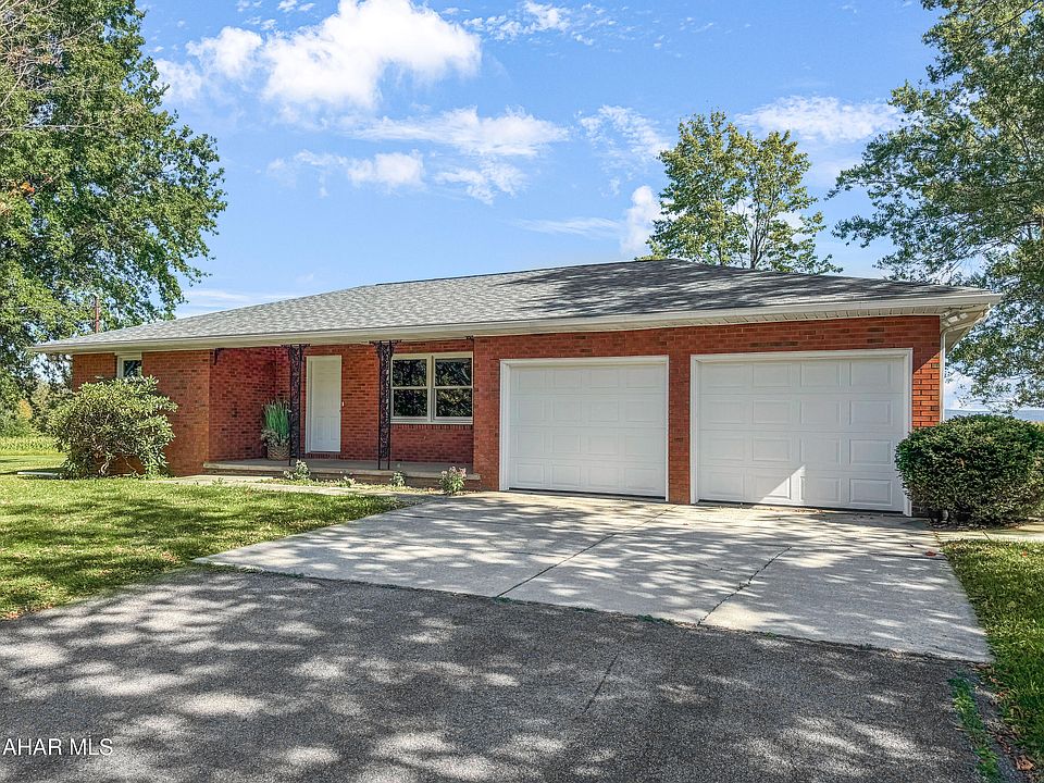 1st image of 767 Manor Dr