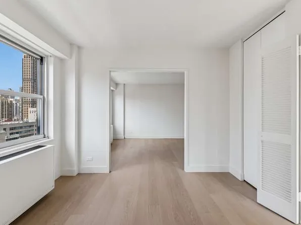 1520 York Avenue image 6 of 14