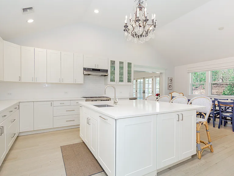 99 Oak Ln — Photo 8