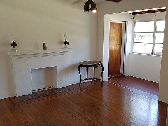 Spacious living room