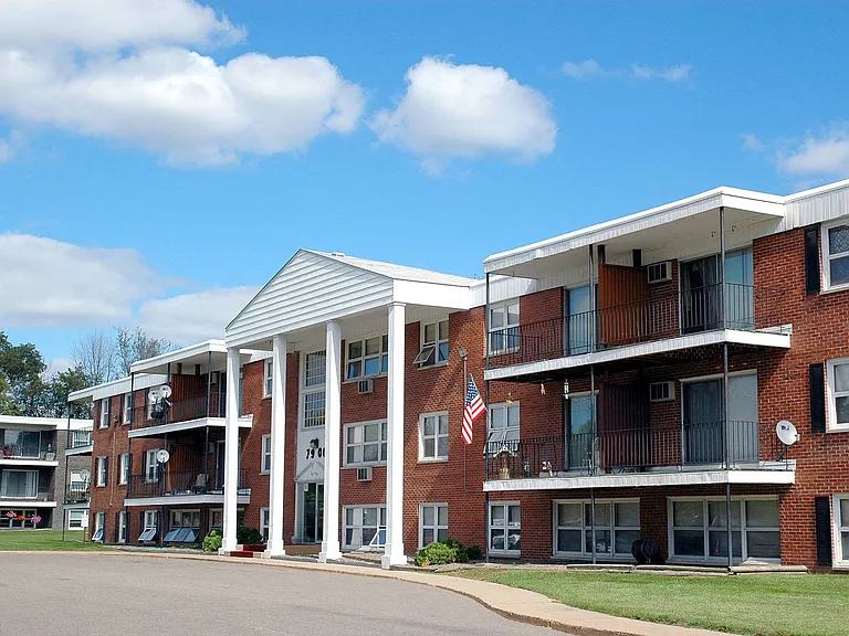 Point of America Apartments — Photo 19