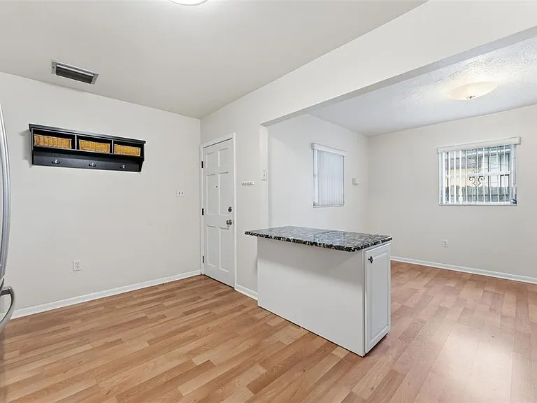 2711 W Heiter St — Photo 22
