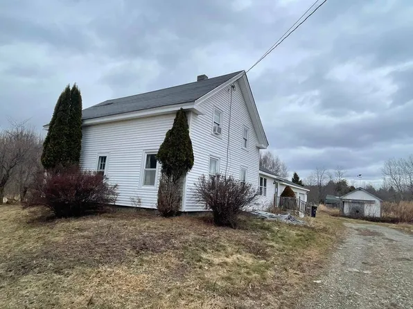 229 Avenue Rd, Levant, ME 04456