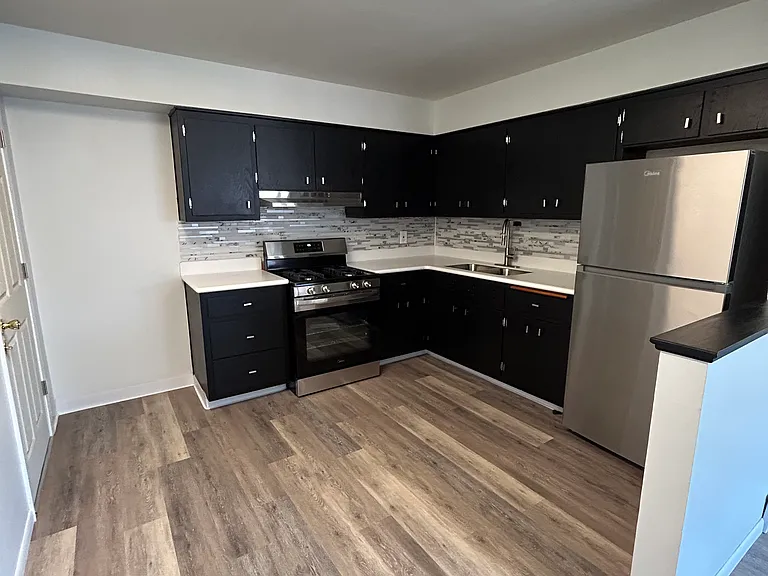 5821 Garrett Ln #3 — Photo 2