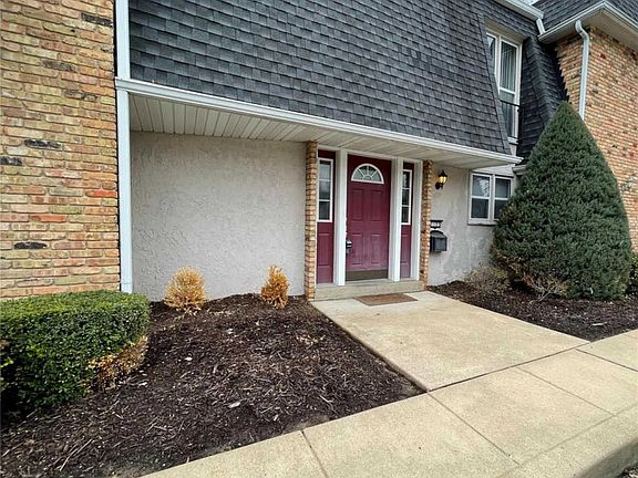 3rd image of 1123 Town And Four Parkway Dr #1123