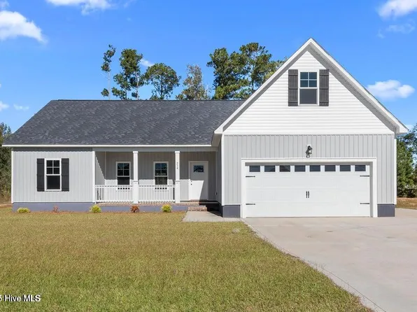 302 E Theriault Court, Jacksonville, NC 28540