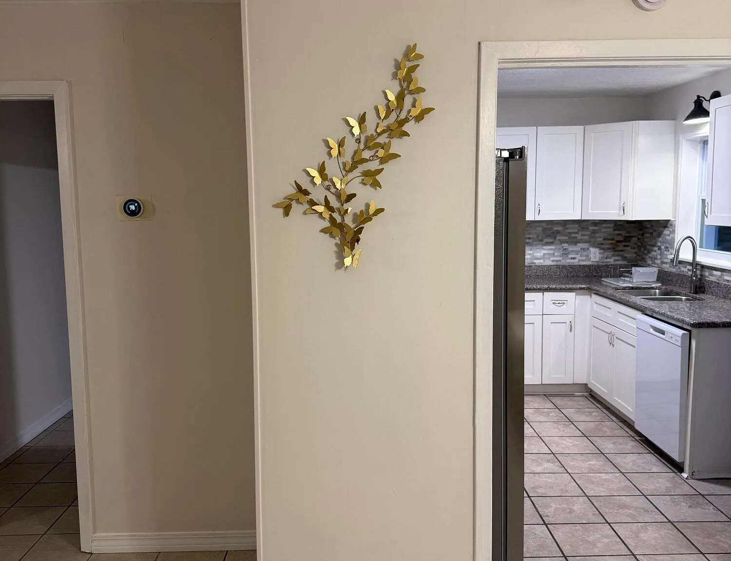 4 bed, 1.0 bath, 1376 sqft, $1,700 — Photo 4