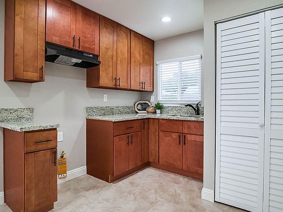 4th image of 1794 Davidson St #3