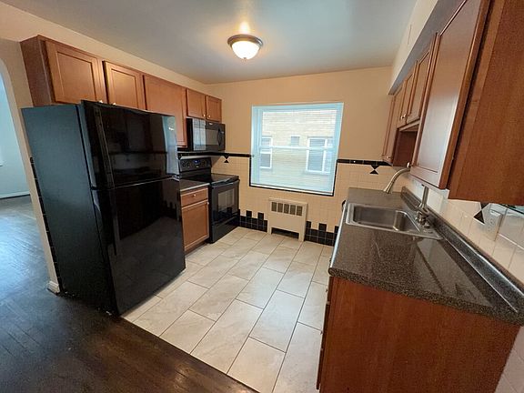 4th image of 3089 Glenmore Ave APT 1