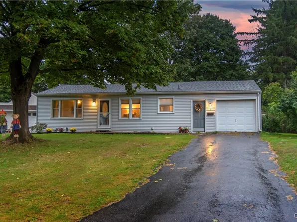 7 Oakdale Ave S, New Hartford, NY 13413