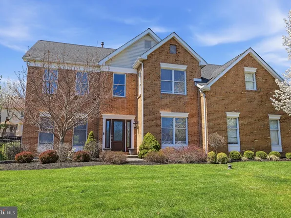 1413 Ridgewood Ln, Newtown, PA 18940