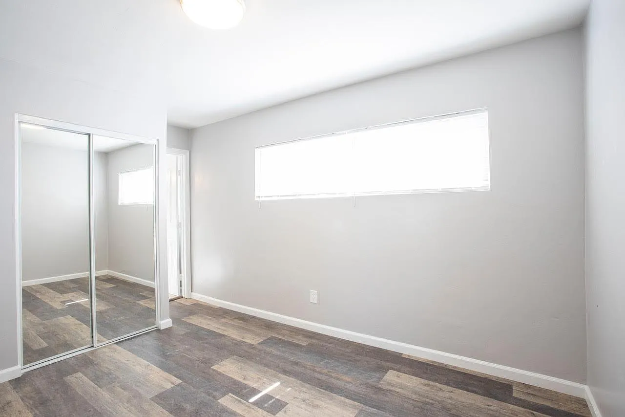 3853 Cherokee Ave — Photo 2