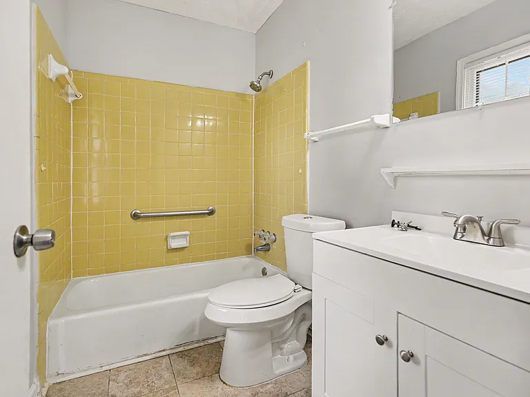 2120 Sandgate Cir — Photo 13