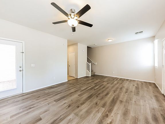 5th image of 3815 S 52nd Ln