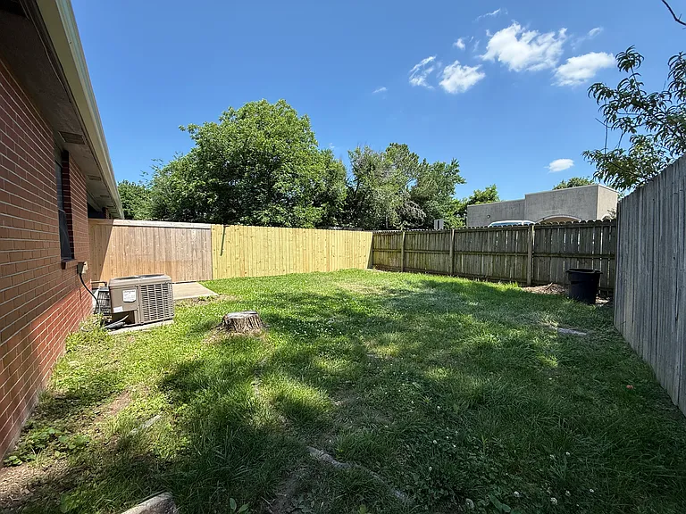 2247 Emily Circle Dr #A — Photo 18