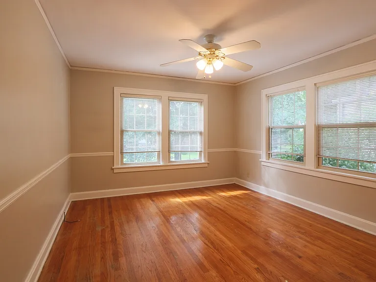 224 E Winthrope Rd — Photo 11