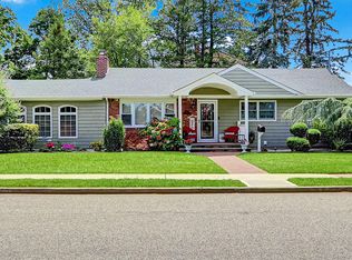 31 Morton Ave, Massapequa, NY 11758