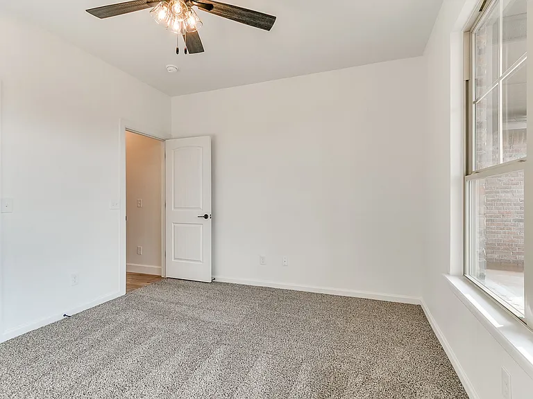 1901 Hollow Crest Ct — Photo 66