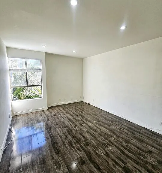 12115 San Vicente Blvd #309 — Photo 9